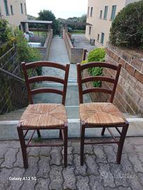 due sedie legno con seduta in paglia