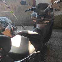 Suzuki Burgman 400 - 2004