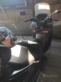 Suzuki Burgman 400 - 2004