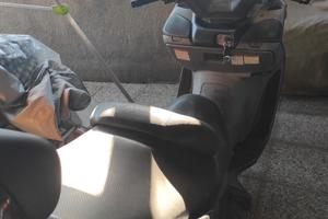 Suzuki Burgman 400 - 2004