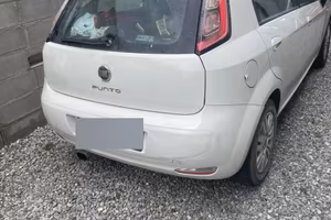 Auto per pezzi di ricambio
