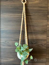 Portavaso appeso in macrame beige