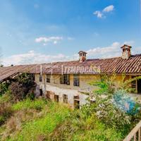 CASCINA CON TERRENO DA RISTRUTTURARE
