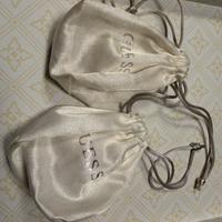 Accessori di bigiotteria della Guess