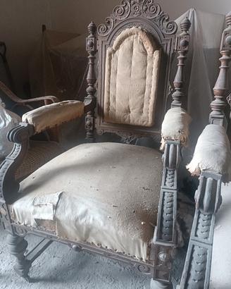 Poltrona in stile rinascimentale