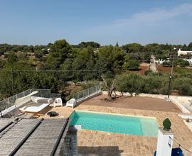 Villa indipendente con piscina ad Ostuni