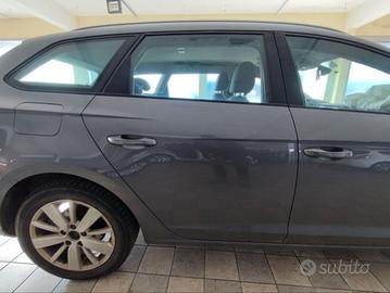 PORTA POSTERIORE DESTRA PER LEON 5F8 ST 2018