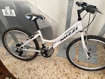 Bicicletta montain bike Nuzzi bianchi