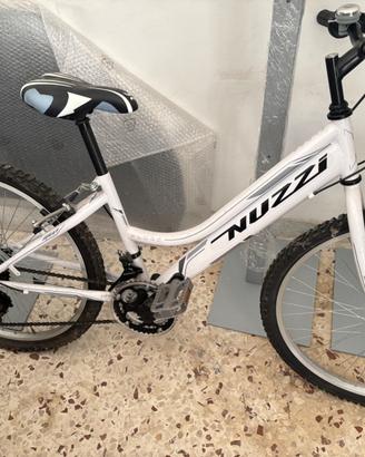 Bicicletta montain bike Nuzzi bianchi