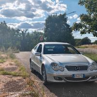 Mercedes classe c 220 CDI sportcoupe del 2004