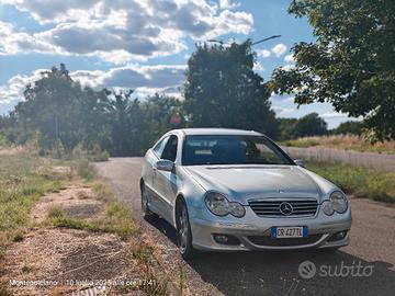 Mercedes classe c 220 CDI sportcoupe del 2004