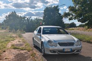 Mercedes classe c 220 CDI sportcoupe del 2004