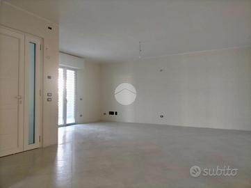 3 LOCALI A DESENZANO DEL GARDA