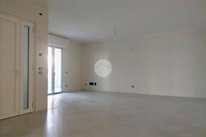 3 LOCALI A DESENZANO DEL GARDA
