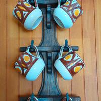 Staffa in legno con 6 boccali/tazze stile rustico
