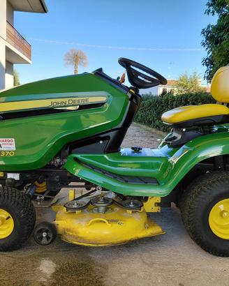 Trattorino John Deere X370