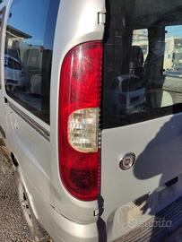Fanale posteriore sinistro FIAT DOBLO del 2008