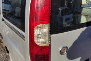Fanale posteriore sinistro FIAT DOBLO del 2008