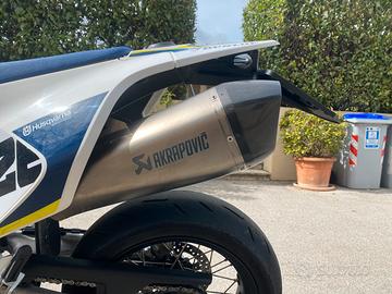 Scarico Akrapovic Husqvarna 701