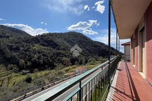5 LOCALI A CASTIGLIONE CHIAVARESE