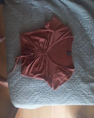 maglie e pantaloni per ragazza