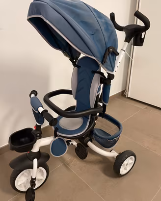 Triciclo Passeggino con maniglione e capottina