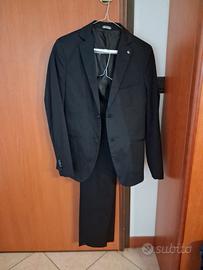 Completo da uomo o ragazzo