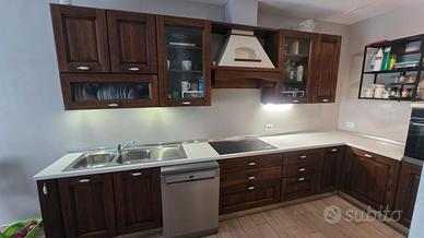 Cucina completa in legno noce