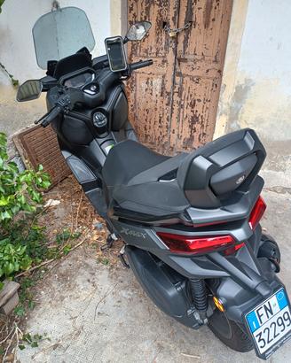 xmax 300 
