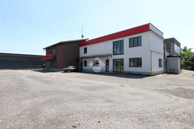 CAPANNONE A ALBANO SANT'ALESSANDRO