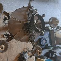 Lampadario a sospensione con ruota  di carro