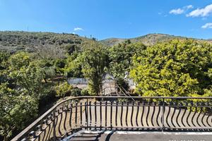 Villa al centro con giardino