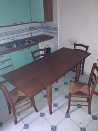Tavolo e sedie