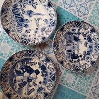 Lotto tre piatti Delft Blauw Chemkefa blu e bianco