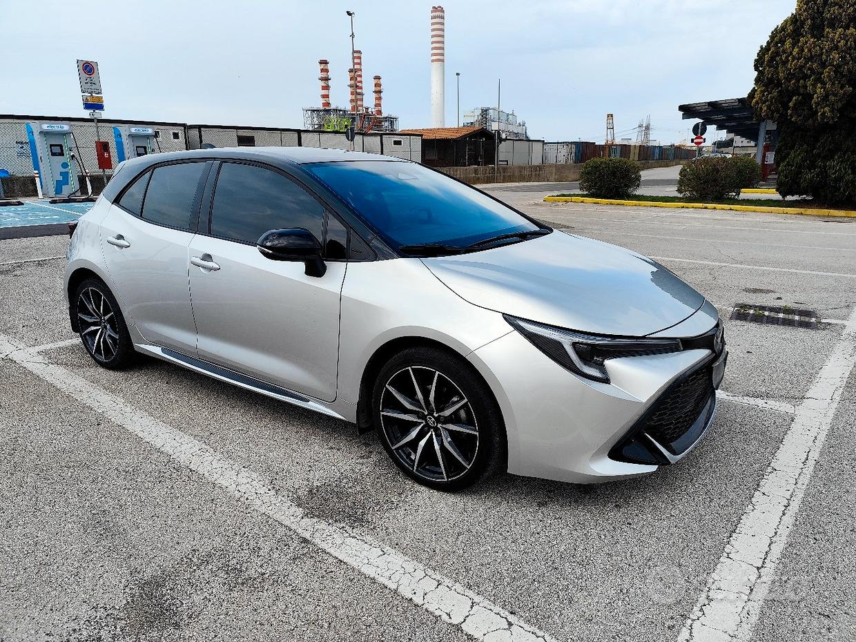 TOYOTA Corolla (2018-->)
