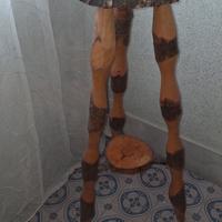 Tre piedi in legno