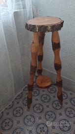 Tre piedi in legno