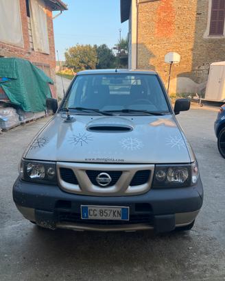 Nissan terrano 2   2700