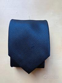 Cravatta blu puntinata