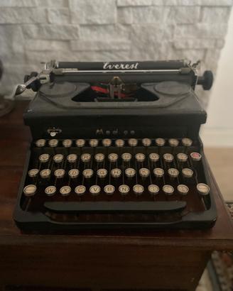 Macchina per scrivere Everest nera