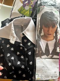 Vestito mercoledi addams con parrucca