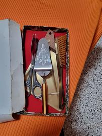 Raccoglibriciole d'epoca con accessori