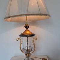 Grande abatjour da tavolo a forma di urna