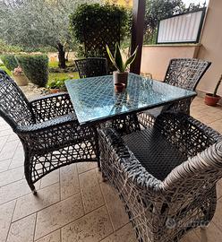 Tavolo con 4 sedie giardino
