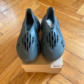 Adidas Yeezy Foam RNNR Carbon Eur 43/44