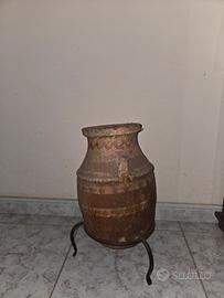 anfora di terracotta vintage