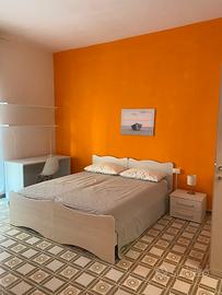 Grande camera per studenti o giovani lavoratori