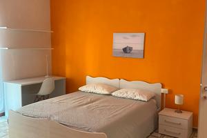 Grande camera per studenti o giovani lavoratori