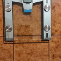 BILANCIA PESAPERSONA CON DIAGNOSTICA CORPOREA