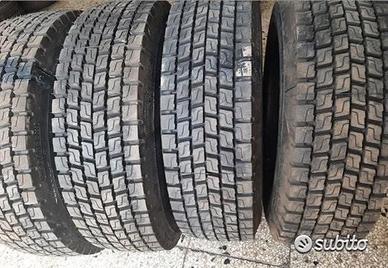4 gomme nuove ricoperte 265 70 19.5 Michelin